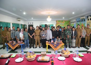 Pemkab Cirebon menyusun solusi perencanaan dalam pengelolaan sampah di Desa Kubangdeleg, Kecamatan Karangsembung, Senin (6/1/2025). /* (foto: Diskominfo) 