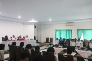 Pemkab Cirebon melakukan rapat Persiapan program Makanan Bergizi Gratis (MBG) dengan rancangan tahapan agar terstruktur di Pendopo Bupati, Kamis (30/1/2025). /* (foto: Diskominfo) 