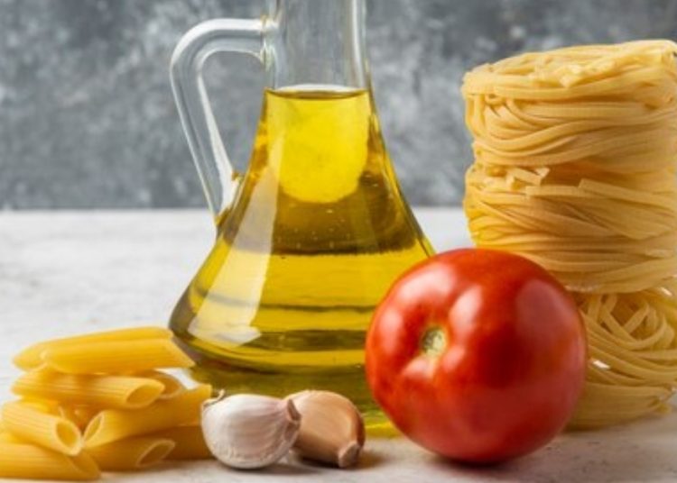 Ilustrasi minyak goreng. Foto: Freepik