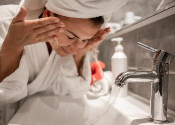 5 Kesalahan Perawatan Kulit yang Sering Dilakukan Tanpa Sadar