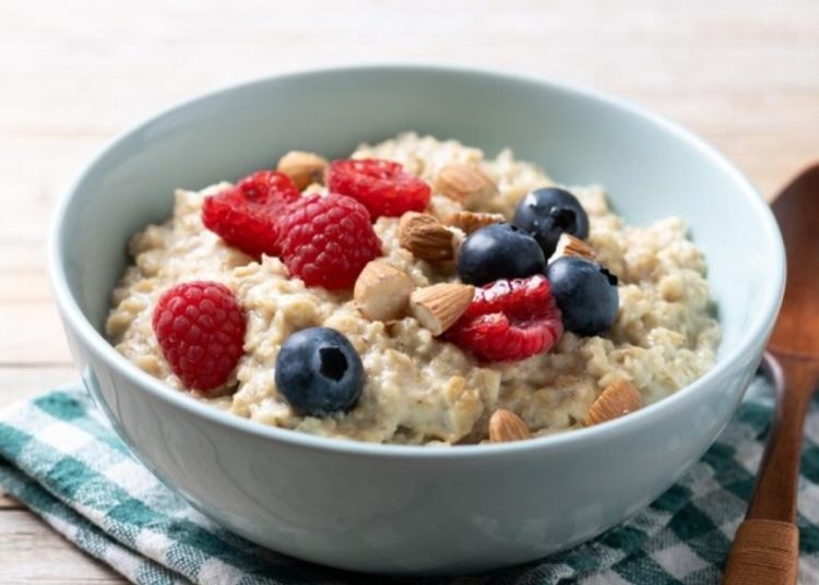 Ilustrasi oatmeal. Foto: Freepik