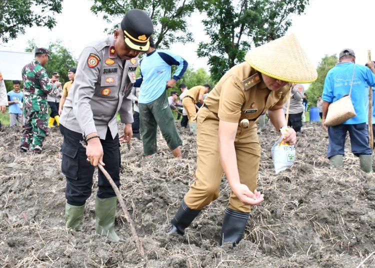 Pj Bupati Cirebon, Wahyu Mijaya.* Diskominfo