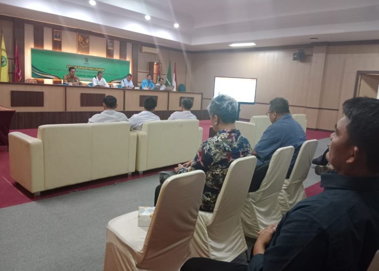 Pakar hukum dan akademisi hadir di  FGD Program Pascasarjana UIN Siber Syekh Nurjati Cirebon di Auditorium lantai III,Rabu (26/2/2025)./* (foto: M. Rahmat)