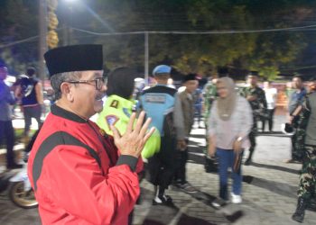 Bupati dan Kapolresta Cirebon Turun ke Jalan dalam Patroli Sahur, 300 Paket Makanan Dibagikan