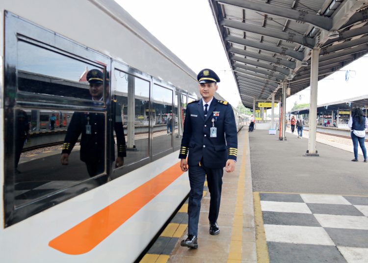 Daop 3 Cirebon Berikan Tarif Khusus, Tiket KA Lebih Murah.*