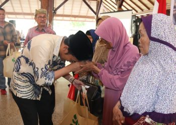 Pemkab Cirebon Luncurkan Program “Eman Ning Mimi”, 1.000 Ibu Lansia  Diangkat ASN sebagai Indung Asuh
