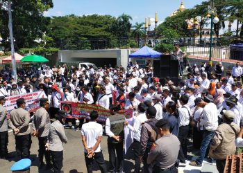Ratusan Honorer R2 dan R3 Datangi DPRD,  Ultimatum Pemda Soal Status Kepegawaian