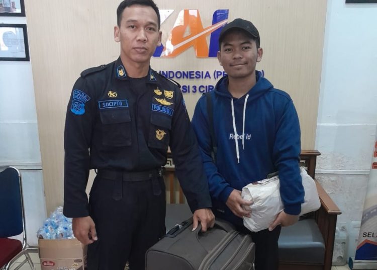 KAI imbau pemudik tak bawa barang berlebihan, 10 kasus kehilangan terjadi di Cirebon dan sudah dikembalikan pada pemiliknya semua./* (foto: Humas KAI Cirebon)