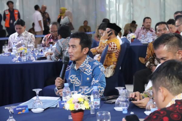 Wabup Cirebon, Agus Kurniawan Budiman, saat pemaparan dalam forum detikcom Regional Summit 2025 di Bandara Internasional Jawa Barat (BIJB) Kertajati, Senin (19/5/2025)./* (foto: Diskominfo)