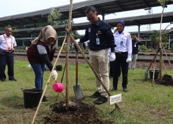KAI Daop 3 Cirebon Salurkan Dana TJSL Rp 463 Juta