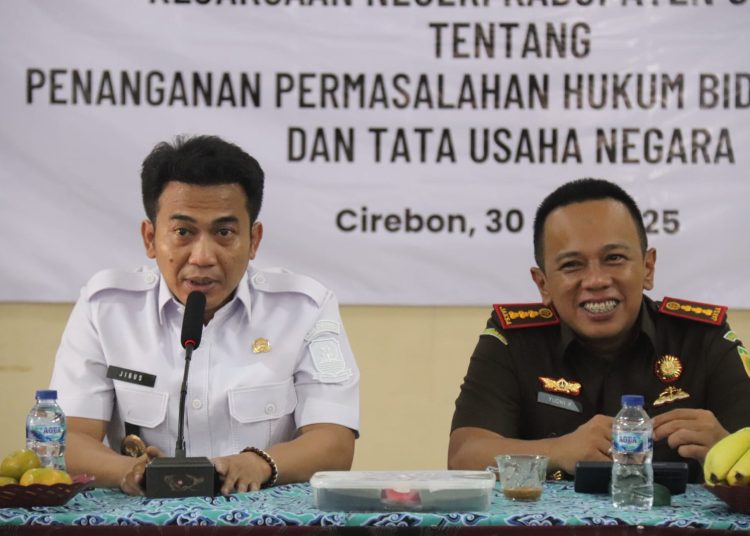 Pemkab Cirebon dan Kejari perkuat pengawasan dana desa lewat MoU tahap ketiga di Kecamatan Palimanan, Rabu (30/7/2025)./* (foto: Prokompim Pemkab Cirebon) 
