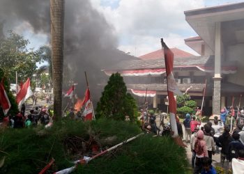 Dampak Kerusuhan Cirebon, Dari Blokade Pantura hingga Kantor DPRD Dibakar Massa