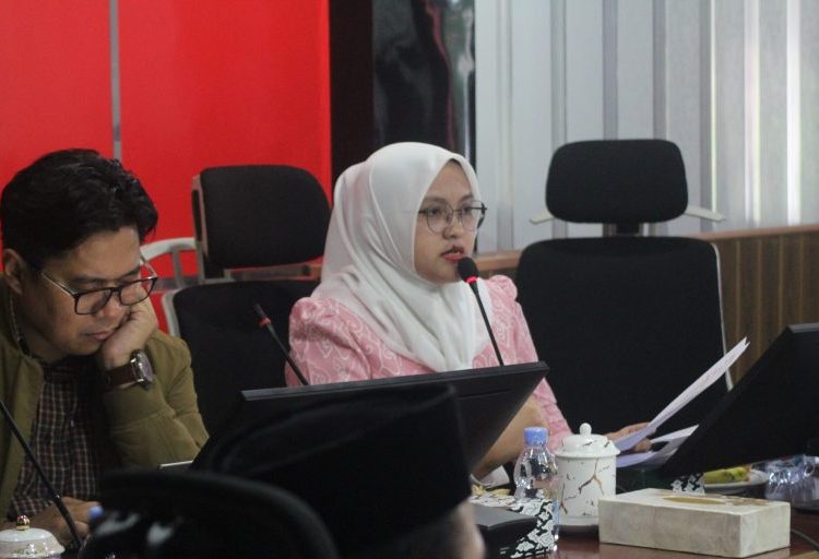 Pimpinan DPRD Kabupaten Cirebon saat melakukan rapat Badan Anggaran (Banggar) di gedung dewan, Senin (4/8/2025)./* (foto: Humas DPRD Kab. Cirebon) 