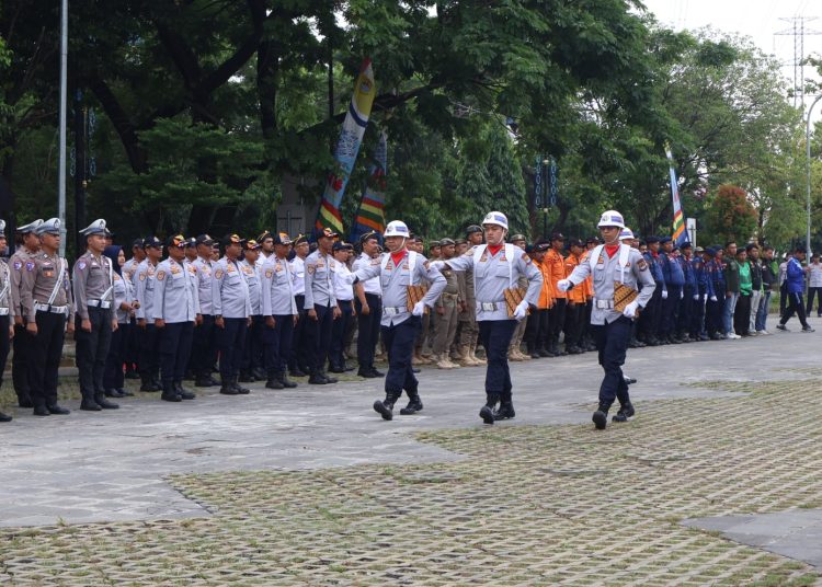 Pemkab Cirebon memperingati Hari Perhubungan Nasional (Harhubnas) 2025 di Taman Parkir Sumber, Jumat (19/9/2025)./* (foto: Prokompim) 