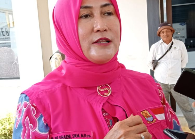 Kadinkes Kabupaten Cirebon, Eni Suhaeni./* (foto: M. Rahmat) 