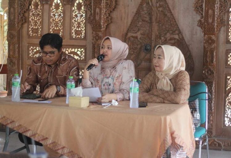 Pimpinan DPRD Kabupaten Cirebon saat melakukan aaudiensi dengan Aliansi Buruh Cirebon, Selasa (9/9/2025)./* (Humas DPRD Kabupaten Cirebon)