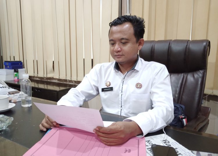 Kepala Dinas PUTR Kabupaten Cirebon, Sunanto./* (foto: M. Rahmat) 