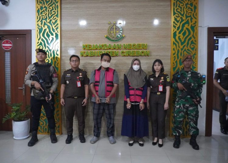 Kejaksaan Negeri Kabupaten Cirebon menetapkan dua tersangka baru dalam kasus TPPU bank pemerintah, Rabu (9/11/2025)./* (foto: Humas Kejari Kab. Cirebon) 