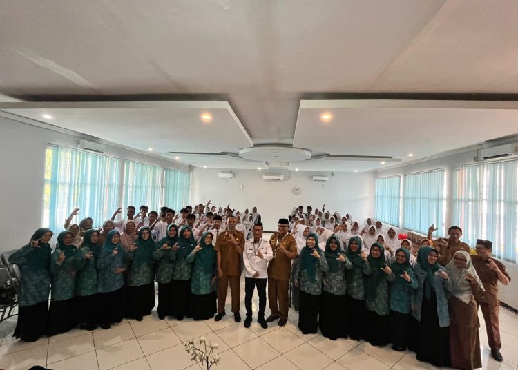 Program Parenting Digital Cegah Kekerasan (Paredi Cekas} digelar di SMA Negeri 5 Kota Cirebon, pada hari Senin (29/09/2025).* Foto: Humas TP PKK Kota Cirebon