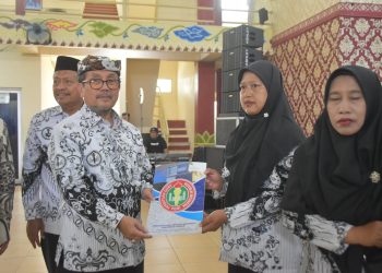 Bupati Imron: Guru Penentu Masa Depan Indonesia Emas