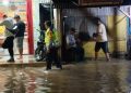 Polres Cirebon Kota Respon Cepat Tangani Genangan Akibat Hujan di Wilayah Kecamatan Gunungjati