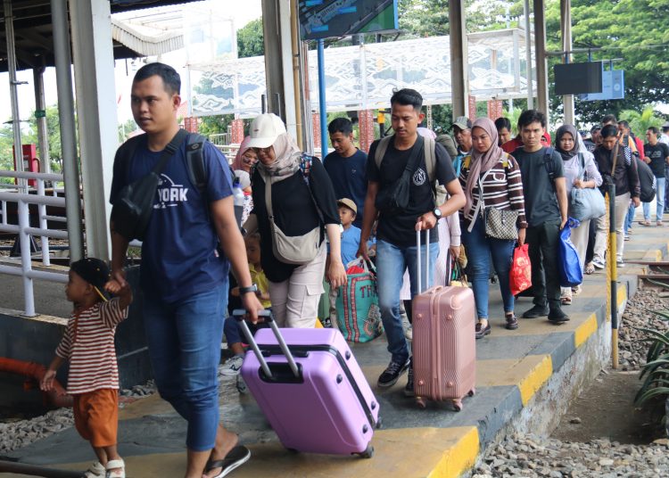 Pemesanan tiket kereta lebaran resmi dibuka pada 25 Januari 2026./* (foto: Humas KAI Daop 3 Cirebon)